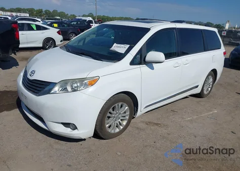 2013 Toyota Sienna Xle V6 8 Passenger from USA, damaged, VIN 5TDYK3DC6DS398384
